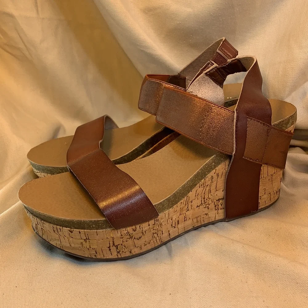 Corkys almost NEW cork wedge sandals